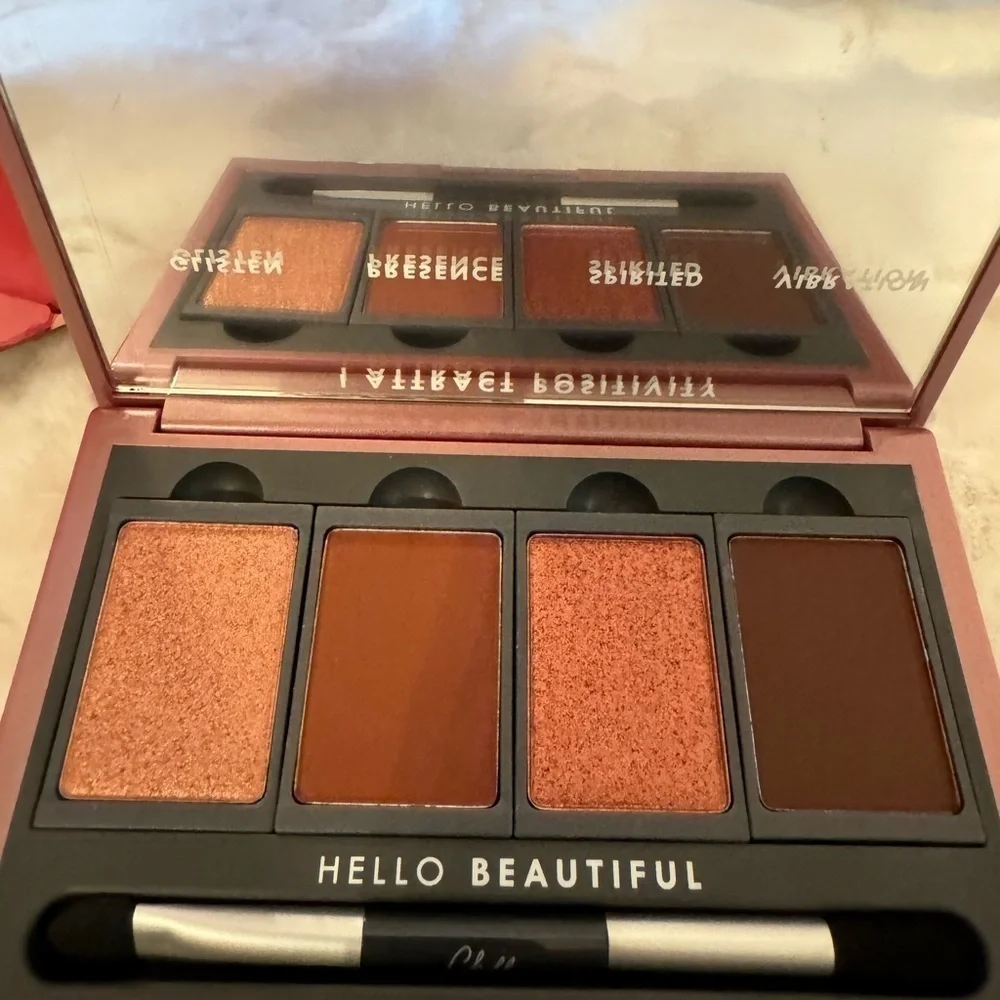CHELLA  and VELA BEAUTY BLUSHING ROSE EYESHADOW PALETTE. New in Box